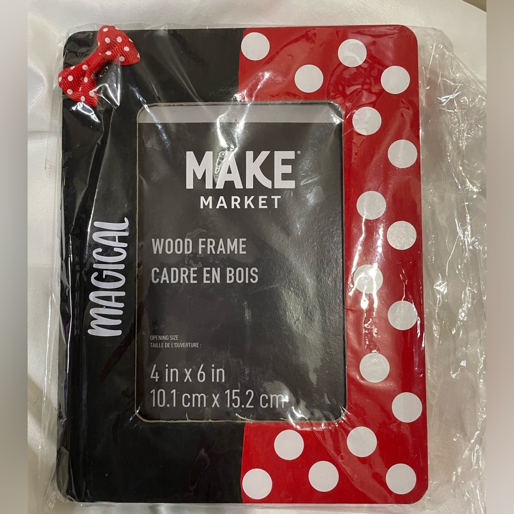 Wooden Mickey and Minnie frames.